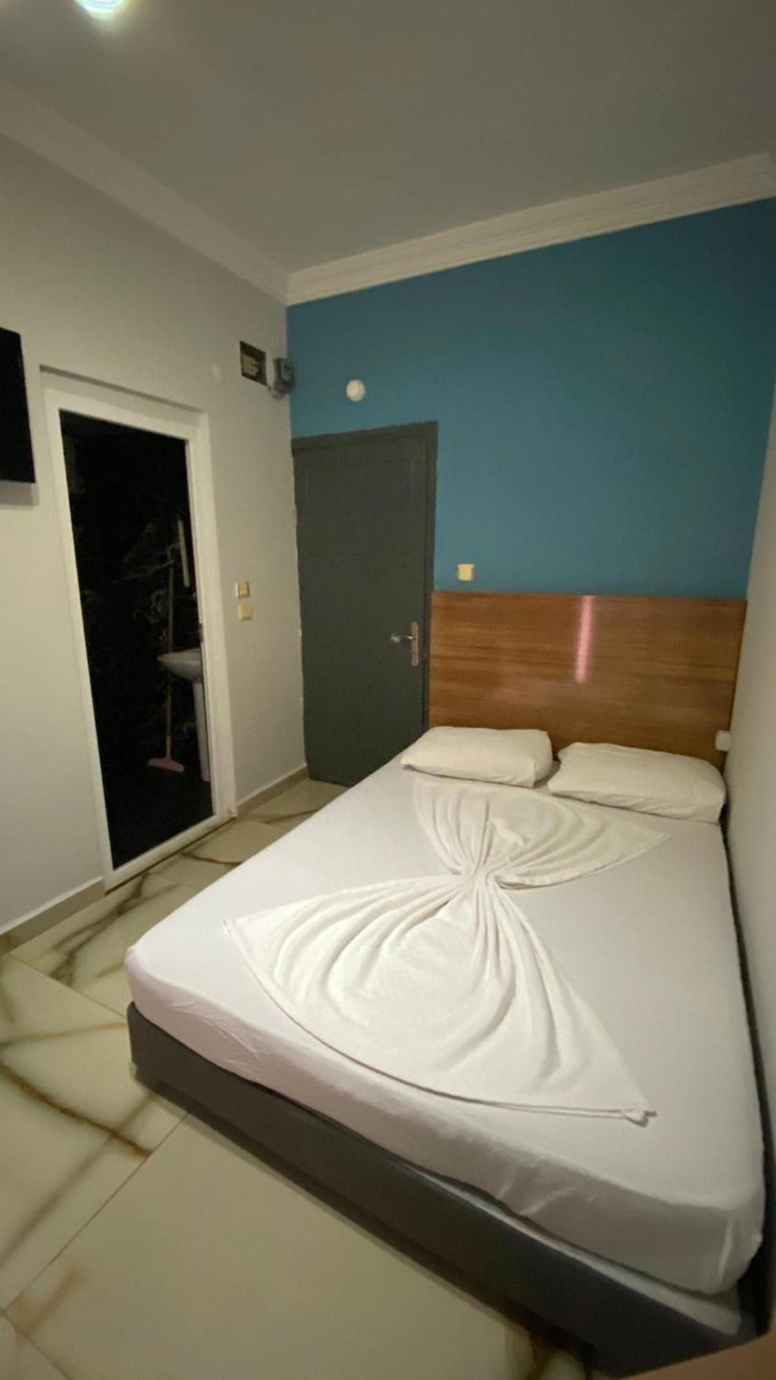 Maldives Apart Otel 阿拉尼亚 外观 照片